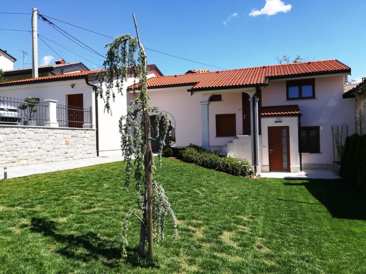 Ferienwohnung Prenocisca Iris Sežana Exterior foto