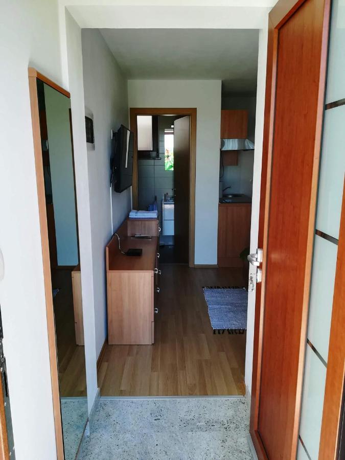 Ferienwohnung Prenocisca Iris Sežana Exterior foto